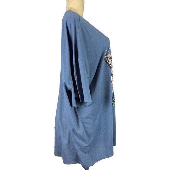 Vinyl Icons +5 Blue Crew Butterfly Floral Ying Yang Sun Graphic Short Sleeve Tee - Picture 3 of 6